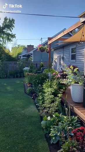 Backyard decking ideas 🌿💐#backyardvibes #backyardgarden #gardenlifestyle #backyard #backyardmakeover #decking