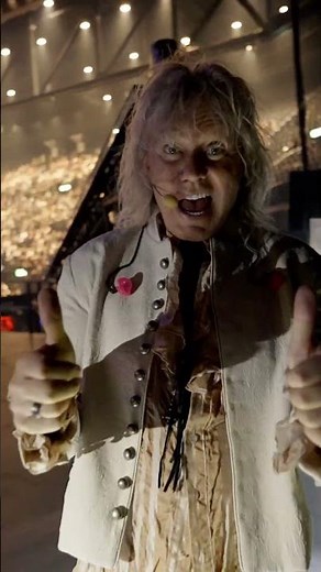 Follow Sav as he makes his way to the stage in Zurich. Yeah, Baby!