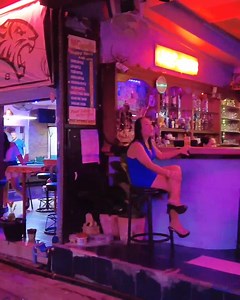 there's never a dull moment. 🍻💃🏽 #pattaya #bangkok #thailand #nightlife #pattayatrip #pattayawalkingstreet #thaipeople #thaitourism #travelthailand #southeastasia #asiatravel #nightlifelover #partyhard #goodvibesonly | NightLife