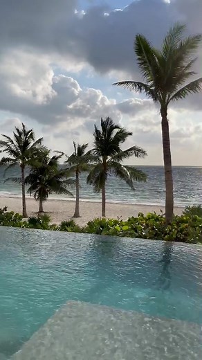 Luxurious Beachfront Resort in Cancun, Mexico