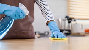 6 Ways To Use Rubbing Alcohol At Home | Herzindagi