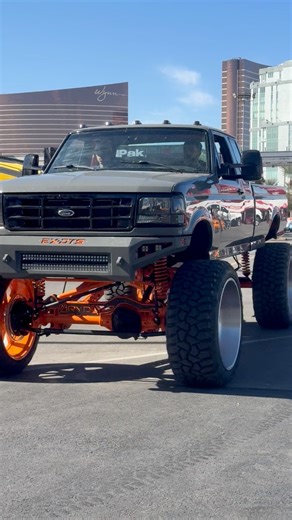 Lifted Ford F-250 Extended Cab Rolling Into The 2025 SEMA Show #sickcarsandtrucks #fblifestyle #sema | SICK Cars and Trucks