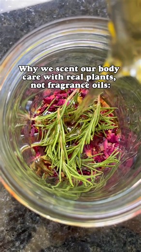 Understanding Fragrance Oils vs. Botanical Aromatics