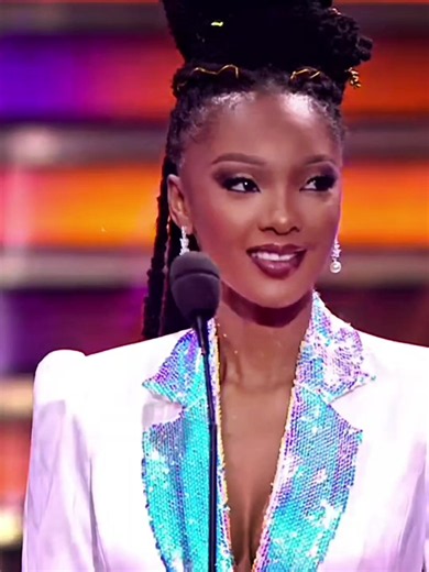 don't let SOUTH AFRICAN beauty queens hold a mic ~ 💫🇿🇦 #misssouthafrica #trend #viral #missuniverse #fyp
