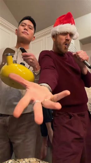 Scott Hoying on Instagram: "Merry Christmas, Happy Holidays from The Hoying fam! ✨🤍🎄"