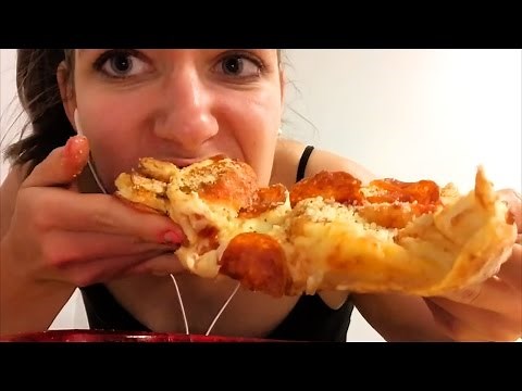 Ultra Gooey Cheesy Pepperoni Pizza - MUKBANG / ASMR