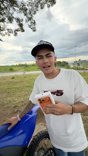 A estrenar iPhone 17 😍 | Escobar.rider
