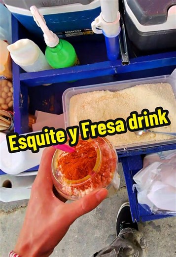 Una Fresada con todo😋🍓 and a Esquite🌶️🌽 I couldn’t see bro for a second😅 #foryoupage #raspados #elotero #elotes #fyp