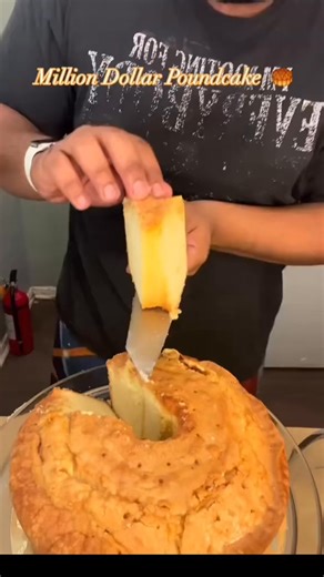 Grab the recipe to this poundcake & 50 other poundcake recipes here: https://jaffrywardjr.gumroad.com/ This Million Dollar Poundcake lives up to its name—rich, dense, velvety smooth, and loaded with that Southern-made flavor that screams luxury in every slice. Perfect for BBQs, family reunions, Sunday dinners, or any summer gathering where you wanna show out. Serve it plain, with fresh berries, or a big scoop of ice cream and watch it disappear. 🍓🍦 💛 Why It’s a Must-Bake: ✔️ Golden buttery cr