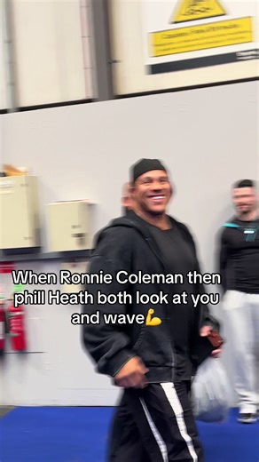 Ronnie Coleman & Phil Heath Wave at Gym Enthusiast
