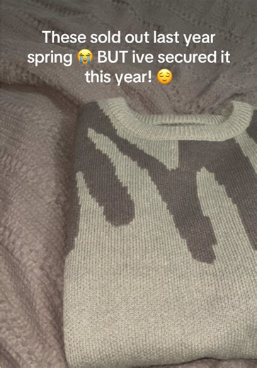 Got it in the grey and also the green 🤌🏾🤌🏾#springfashion #spring #springbreak #unisex #jumper