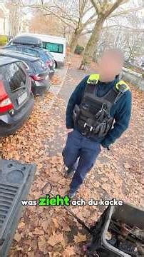 Friendly #police officer watches me while #magnet fishing!!😯👮