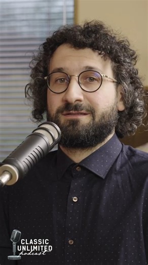 Classic Unlimited on Instagram: "„Eu sunt un romantic! Îmi place mult muzica romantică!” 🎶 Ultimul episod din seria podcasturilor Classic Unlimited îl are ca invitat pe compozitorul Aurelian Băcan, care vorbește despre relația sa cu romantismul și despre felul în care își adaptează limbajul componistic în funcție de ceea ce are de spus muzica. Un compozitor-cameleon, care știe când romantismul este necesar și când povestea cere alte culori: frustrare, tensiune, conflict. 🎹 În dialog cu pianist