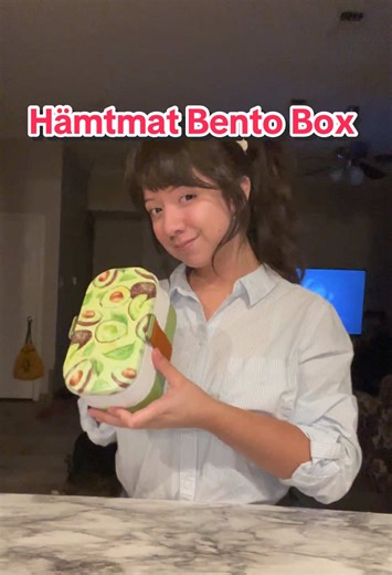 Thank you @Hämtmat for the free bento box 🙏🏼 I’m obsessed with this bento box! The pattern is so cute, comes with utensils, a condiment container, and a divider to maximize storage capabilities. It’s perfect for taking my lunch to work. 🍱✨ #cosplayer #tazadecaphe #cosplayergirl #studioghibli #bentobox #freeproducts #smallcreator #latinacontentcreator #coffee #lunchideas #lunchboxideas