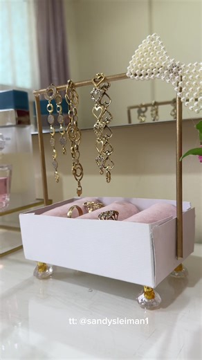 DIY Jewelry Stand Ideas for Home Decor - Easy Craft Projects