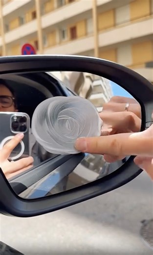 Smearing your windows with toothpaste