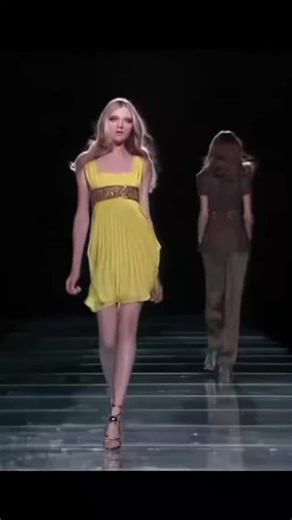 Vlada Roslyakova: The Iconic Slavic Doll of Versace 2008