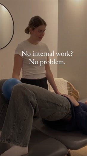 A very common fear: “I’m nervous about internal pelvic floor work.” Good news: Pelvic floor therapy doesn’t have to be internal to be effective. We can support you through: ✨ Breath coaching ✨ External myofascial release ✨ Abdominal hip treatment ✨ Tailored home exercises ✨ Nervous-system based strategies Pelvic floor care should always feel safe, supported, and empowering. You get to choose what feels right for your body. 💛 | Bloom Health Clinic