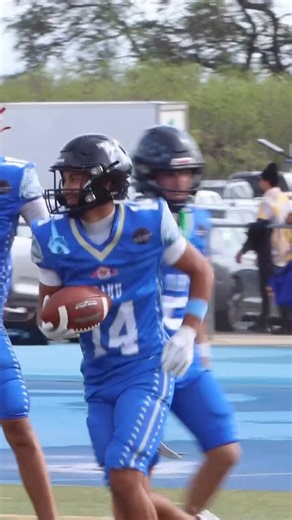 Hawai'i Sports Radio Network on Instagram: "Kailua’s Micah Sua takes Oahu Team Blue to the goal line before scoring the first touchdown of today’s 808 Senior P.R.O Bowl to give his squad a 10-0 halftime lead over Hawai’i Team Black. Mahalo to Fantastic Sams Hawai’i for their support of today’s festivities."