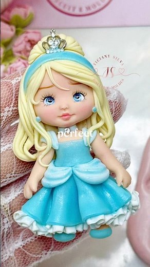 Princesinha de biscuit feito com os #moldesticianysilva | boneca de biscuit | apliques