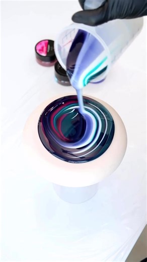 Glazing cake ! By chef : Ksenia Penkina Patissier #glazing #hamidotaibi | French pastry chefs