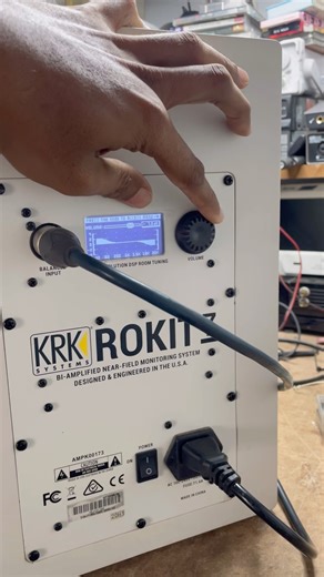 Bad noises repair KRK ROKIT 7