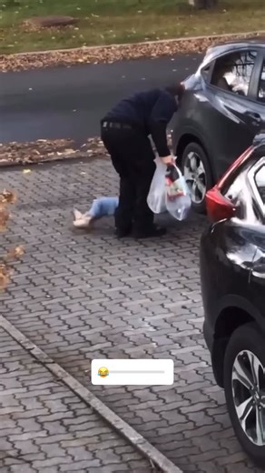 Pubity on Instagram: "😭 Parenting in America is shaped by a mix of cultural traditions, modern pressures, and a wide range of lifestyles across the country. Families in urban areas often balance busy work schedules with childcare and schooling, while those in suburban or rural settings may emphasize community networks and outdoor activities. Parents place a strong focus on education, extracurricular opportunities, and encouraging independence, with many aiming to create an environment that supp