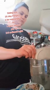 17K views · 257 reactions | A pogácsa mellett a másik kedvencem a sajtos rúd... Többféle verziója van,omlós,túrós stb.. Nekem a kelt változata a favorit... Recept a videó leírásban  #keltsajtosrús #kovecsesneszilvi @kiemelt megjelenítés | Kövecsesné Szilvia | Facebook