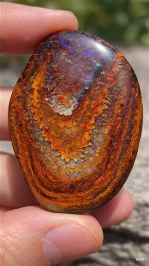 Interesting Pattern Boulder Opal – Queensland, Australia