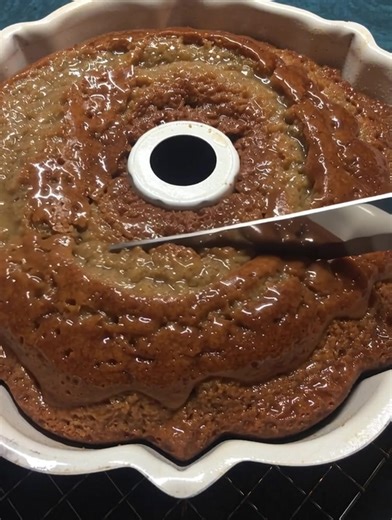 905K views · 3.2K reactions | "My husband LOVES this cake! Ridiculously easy to make and it turned out amazing. All the flavors we love and deliciously moist. A definite make-again recipe for us!" Must express something to keep getting my recipes.... Thank you. Recipe in (c.o.m.m.e.n.t ). | Don't Touch it's Art | Facebook