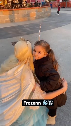 Canım elsam ❄️☃️ #vialand #vialandtemapark #eğlence #frozen #yotube #keşfetbeniöneçıkar