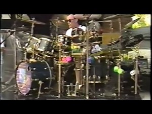 Neil Peart Drum Solo (RARE FOOTAGE)