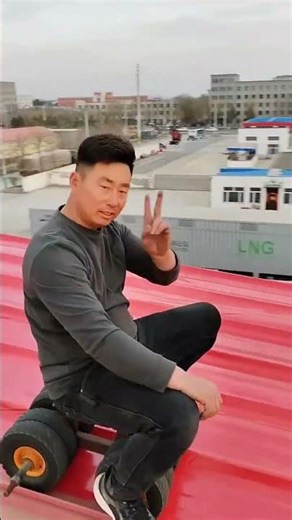 Installation process of protective layer for waterproofing steel roof