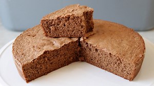 How to make chocolate sponge cake | 4 ingredient chocolate sponge cake recipe