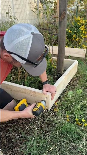 $40 DIY Raised Garden Beds | SIMPLE, AFFORDABLE & No Waste