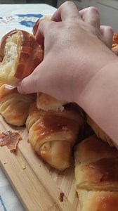 1.9K views · 47 reactions | Brzi letnji kroasani - bez čekanja i prebacivanja - umotaj, iseci i peci 拾 Recept: https://www.youtube.com/watch?v=bKwPLFKsBIE | Najbolji Domaci Recepti | Facebook