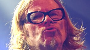 The Tragic Life And Death Of #MarkLanegan From Queens Of The Stone Age | Grunge.com