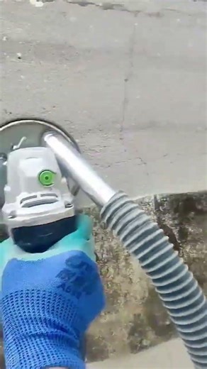 Efficient Surface Grinding on Concrete Walls Using a Powerful Angle Grinder