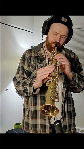 A chill solo break on soprano saxophone