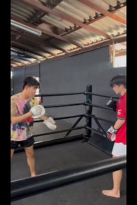 Trying boxing style #JINWOOKkim