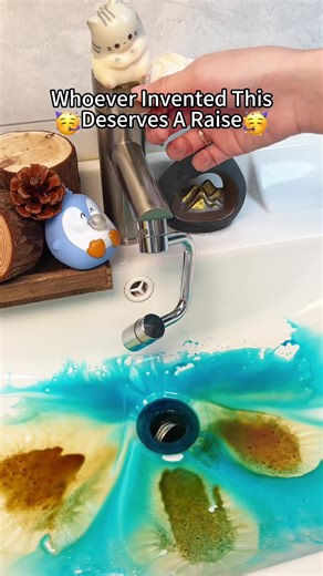 #bathroomessentials #multifunctional #homehacks #tinybathroom #tiktokmademebuyitDlY Faucet Transformation in Seconds Install a faucet extender, and your sink area won't be all wet and messy anymore. It's super convenient for washing your hair and face.
