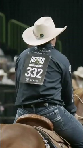 Riley Webb stops the clock at 7.2 seconds to take the lead in tie-down roping | Rodeo Corpus Christi