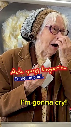 "Meneteskan air mata.!!" Menangis haru Nenek..?? Ada yang bayarin.. #love #respect #prank #shorts