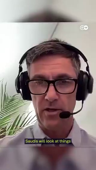 🚨🇸🇦 Saudi Arabia is rerouting 5 million barrels of oil a day through Red Sea ports to dodge the Hormuz mess.Exports from Yanbu have doubled in just over two weeks, offsetting nearly 45% of lost Persian Gulf shipments this month.But here's the thing: they're trading one risky choke point for another. Bab al-Mandab is just 29 kilometers wide at its tightest point, and the Houthis proved in the past that they can hit ships there with drones and missiles.Iran could also strike vessels heading tha