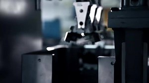 Was macht eigentlich Siemens? (7/9) Messbare Steigerung der Produktivität und kürzere Markteinführungszeiten – dank innovativer und integrierter Technologie für den gesamten Lebenszyklus. In der Division Process Industries and Drives unterstützen wir unsere Kunden dabei, die Zuverlässigkeit, Sicherheit und Effizienz ihrer Produkte, Prozesse und Anlagen zu steigern. www.siemens.ch/industry | Siemens | Facebook