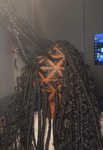 15% off still ongoing🏃🏾‍♀️…the girls are loving the triangle parting lately🥹🥹🥹🥹 . #birmibghambraider #knotless#fyp #women