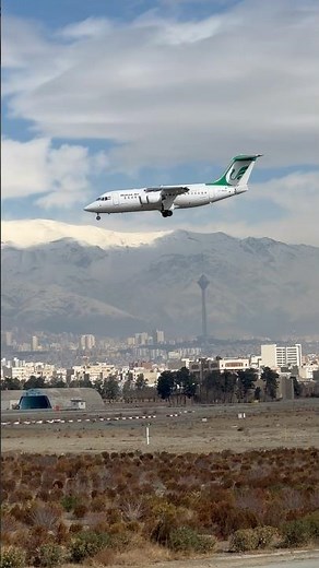 Mahan air's Avro 146-RJ85 Landing at Tehran Airport with air brakes deployed!