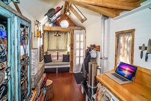 7 Multi-Purpose Furniture Ideas from Tiny Housers for Small Space Design