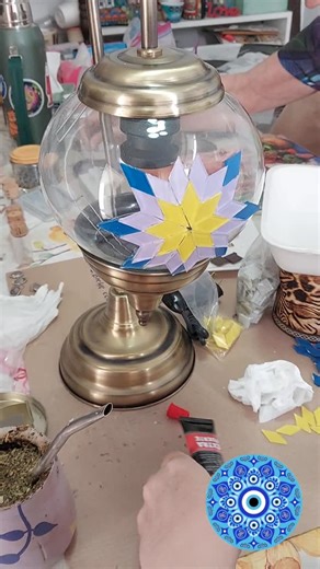 Taller de Martes en #versalles Proyecto de @pateicia8028 @springdesign26 Lámpara Turca ⭐️✨️ . . . #mosaiquismo #mosaicoreciclado #mosaicoartistico #mosaicart #mosaic #divimomosaico | Divino Mosaico | Facebook