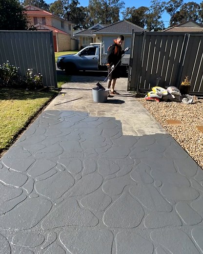 1.7M views · 1.9K reactions | This is a cheap and easy way to revamp your driveway ️ | Do It Yourself | Facebook